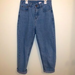 Loose fitting high waisted cropped mom jeans